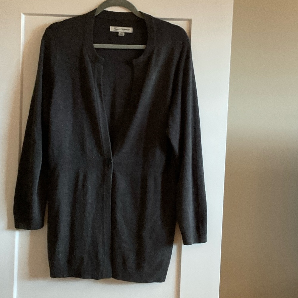 SOFT BY AVENUE 1-BUTTON DARK GRAY CARDIGAN SWEATER- SIZE 18/20